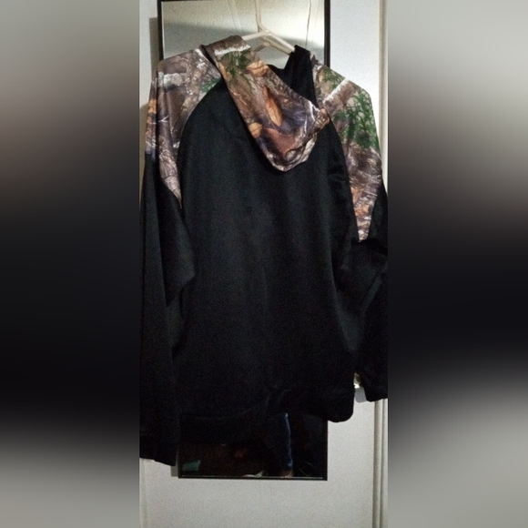 Realtree hoodie - Picture 3 of 3